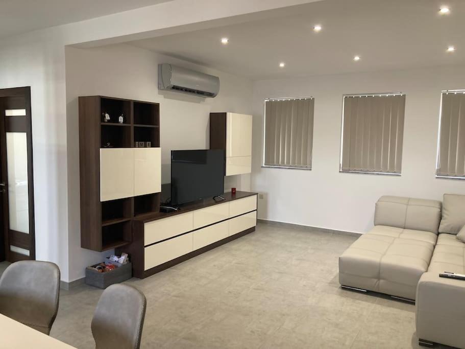 Apartamento Elegant Maisonette In Malta By Assetflow Pro Marsaskala Exterior foto