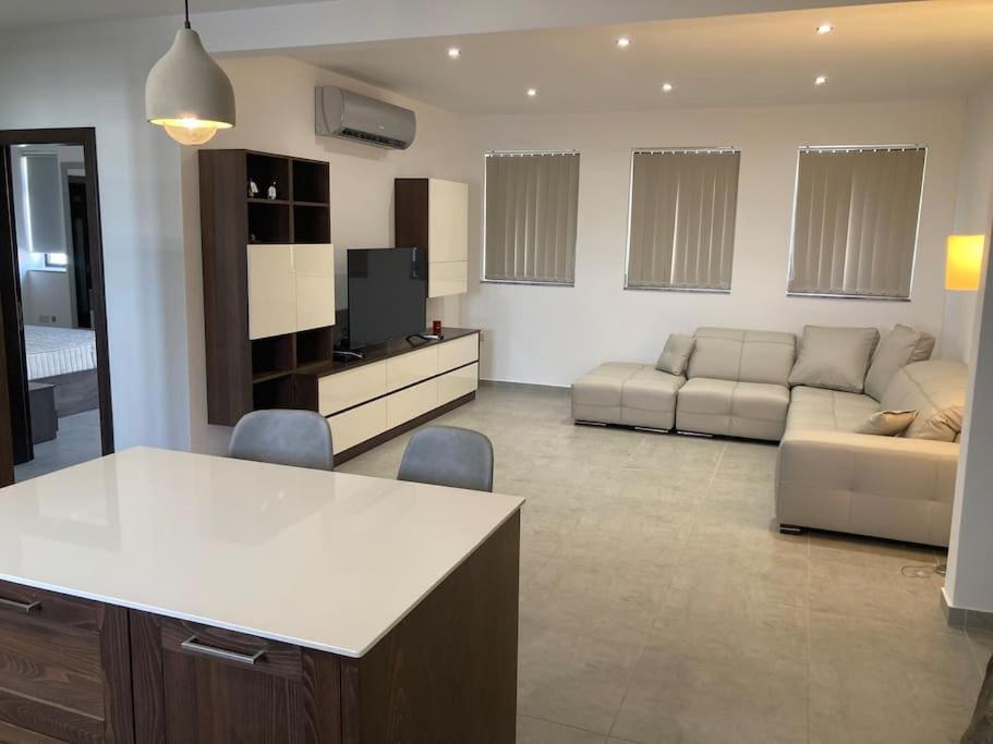 Apartamento Elegant Maisonette In Malta By Assetflow Pro Marsaskala Exterior foto